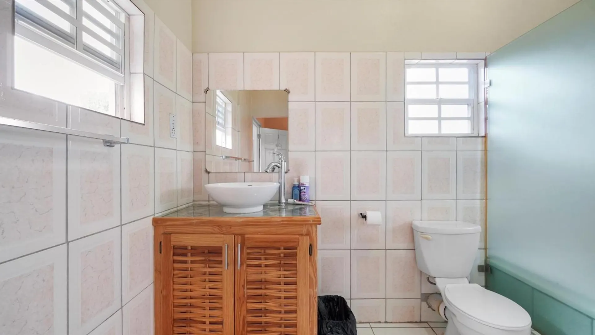 Kaibus Place- Quaint Quiet And Cosy Morne Rouge Apartment